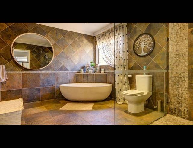 6 BEDROOM HOUSE FOR SALE IN GLEN MARAIS